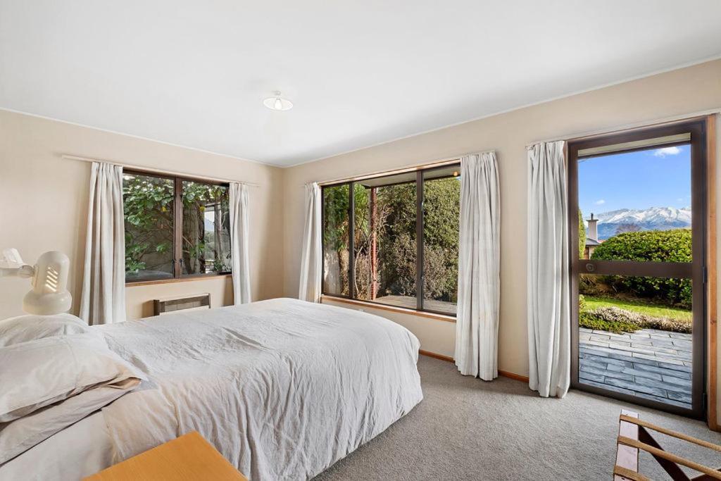Sycamore Place - Wanaka Holiday Home ภายนอก รูปภาพ