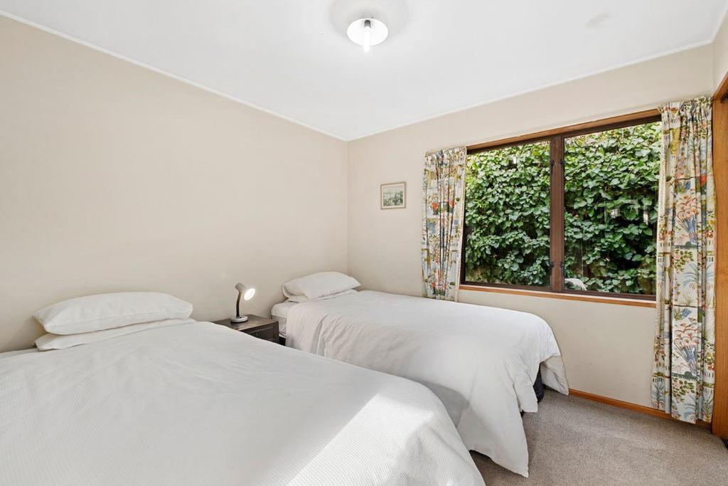 Sycamore Place - Wanaka Holiday Home ภายนอก รูปภาพ